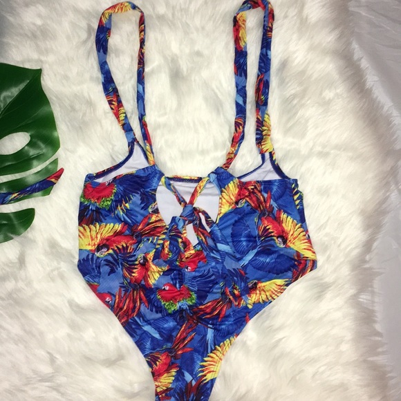 Tropical suspender style high leg swimsuit - Picture 5 of 6